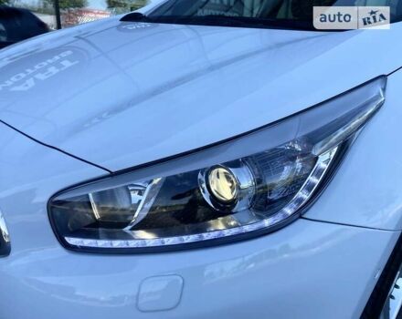 Белый Киа Сид, объемом двигателя 1.6 л и пробегом 175 тыс. км за 11900 $, фото 13 на Automoto.ua