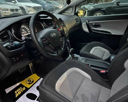 Білий Кіа Сід, об'ємом двигуна 1.6 л та пробігом 199 тис. км за 10500 $, фото 18 на Automoto.ua