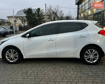 Білий Кіа Сід, об'ємом двигуна 1.59 л та пробігом 199 тис. км за 10500 $, фото 3 на Automoto.ua