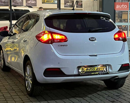 Білий Кіа Сід, об'ємом двигуна 1.59 л та пробігом 199 тис. км за 10500 $, фото 4 на Automoto.ua