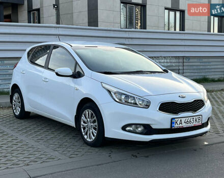 Белый Киа Сид, объемом двигателя 1.59 л и пробегом 127 тыс. км за 10500 $, фото 2 на Automoto.ua
