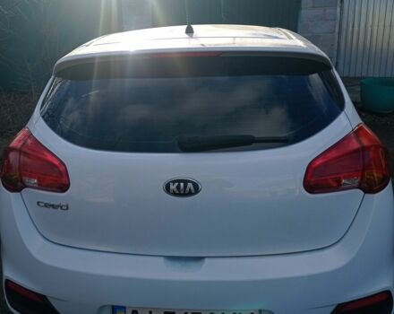 Белый Киа Сид, объемом двигателя 1.4 л и пробегом 238 тыс. км за 5000 $, фото 2 на Automoto.ua