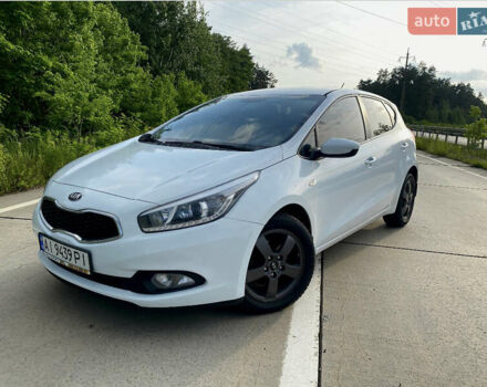 Білий Кіа Сід, об'ємом двигуна 1.6 л та пробігом 258 тис. км за 7199 $, фото 7 на Automoto.ua