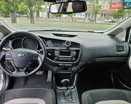 Белый Киа Сид, объемом двигателя 1.59 л и пробегом 196 тыс. км за 9300 $, фото 11 на Automoto.ua
