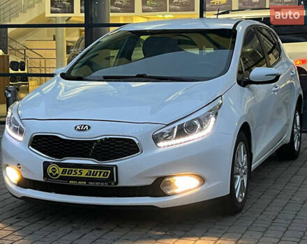 Білий Кіа Сід, об'ємом двигуна 1.59 л та пробігом 199 тис. км за 10500 $, фото 2 на Automoto.ua