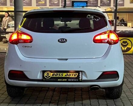 Білий Кіа Сід, об'ємом двигуна 1.6 л та пробігом 199 тис. км за 10500 $, фото 5 на Automoto.ua