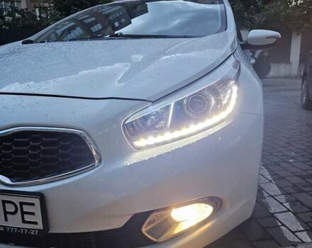 Белый Киа Сид, объемом двигателя 1.59 л и пробегом 196 тыс. км за 9300 $, фото 20 на Automoto.ua