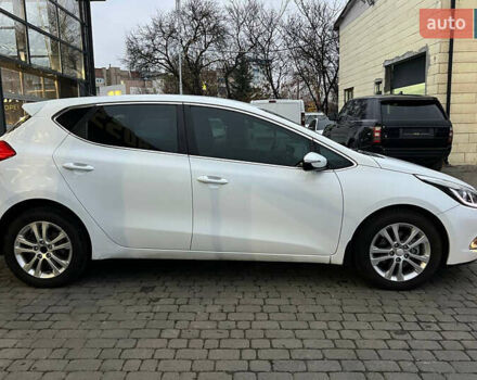 Білий Кіа Сід, об'ємом двигуна 1.59 л та пробігом 199 тис. км за 10500 $, фото 7 на Automoto.ua