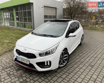 Белый Киа Сид, объемом двигателя 1.59 л и пробегом 127 тыс. км за 10500 $, фото 10 на Automoto.ua