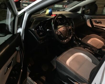 Белый Киа Сид, объемом двигателя 1.6 л и пробегом 215 тыс. км за 9000 $, фото 4 на Automoto.ua