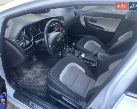 Білий Кіа Сід, об'ємом двигуна 1.59 л та пробігом 116 тис. км за 11500 $, фото 13 на Automoto.ua