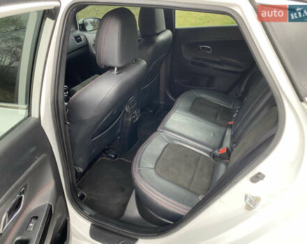 Белый Киа Сид, объемом двигателя 1.59 л и пробегом 127 тыс. км за 10500 $, фото 6 на Automoto.ua