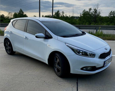 Білий Кіа Сід, об'ємом двигуна 1.6 л та пробігом 258 тис. км за 7199 $, фото 5 на Automoto.ua