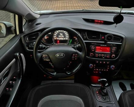 Білий Кіа Сід, об'ємом двигуна 1.6 л та пробігом 199 тис. км за 10500 $, фото 15 на Automoto.ua