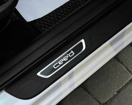 Білий Кіа Сід, об'ємом двигуна 1.6 л та пробігом 199 тис. км за 10500 $, фото 8 на Automoto.ua