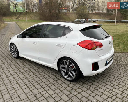 Белый Киа Сид, объемом двигателя 1.59 л и пробегом 127 тыс. км за 10500 $, фото 3 на Automoto.ua