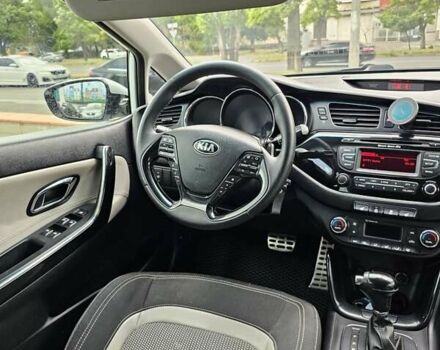 Белый Киа Сид, объемом двигателя 1.59 л и пробегом 196 тыс. км за 9300 $, фото 13 на Automoto.ua