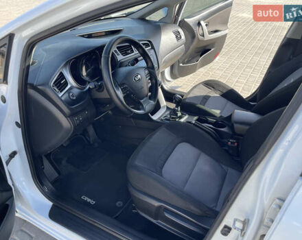 Белый Киа Сид, объемом двигателя 1.4 л и пробегом 166 тыс. км за 8700 $, фото 13 на Automoto.ua
