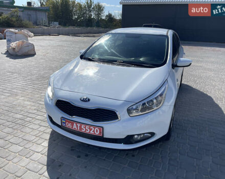 Белый Киа Сид, объемом двигателя 1.4 л и пробегом 166 тыс. км за 8700 $, фото 4 на Automoto.ua