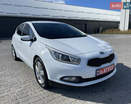 Белый Киа Сид, объемом двигателя 1.4 л и пробегом 166 тыс. км за 8700 $, фото 5 на Automoto.ua