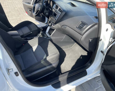 Белый Киа Сид, объемом двигателя 1.4 л и пробегом 166 тыс. км за 8700 $, фото 18 на Automoto.ua