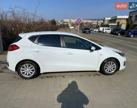 Білий Кіа Сід, об'ємом двигуна 1.6 л та пробігом 242 тис. км за 8300 $, фото 10 на Automoto.ua