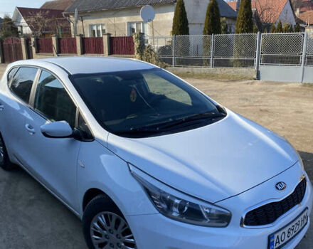 Білий Кіа Сід, об'ємом двигуна 1.6 л та пробігом 242 тис. км за 8300 $, фото 2 на Automoto.ua