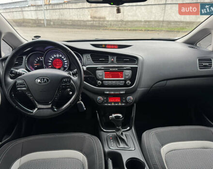 Білий Кіа Сід, об'ємом двигуна 1.6 л та пробігом 83 тис. км за 12300 $, фото 20 на Automoto.ua