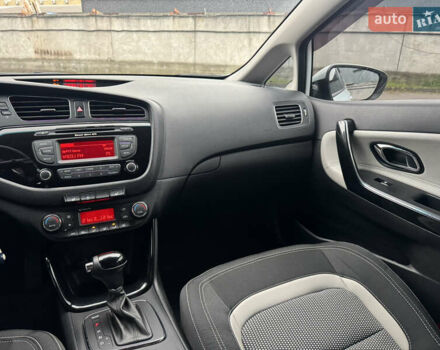 Білий Кіа Сід, об'ємом двигуна 1.6 л та пробігом 83 тис. км за 12300 $, фото 22 на Automoto.ua