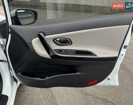 Білий Кіа Сід, об'ємом двигуна 1.6 л та пробігом 83 тис. км за 12300 $, фото 9 на Automoto.ua