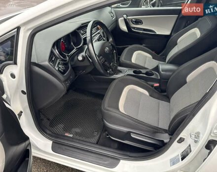 Білий Кіа Сід, об'ємом двигуна 1.59 л та пробігом 147 тис. км за 13300 $, фото 20 на Automoto.ua