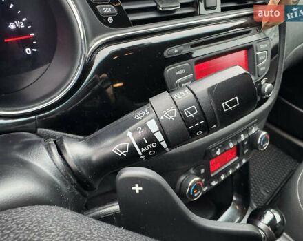 Білий Кіа Сід, об'ємом двигуна 1.59 л та пробігом 147 тис. км за 13300 $, фото 44 на Automoto.ua