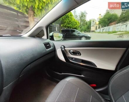 Белый Киа Сид, объемом двигателя 1.58 л и пробегом 149 тыс. км за 11900 $, фото 8 на Automoto.ua