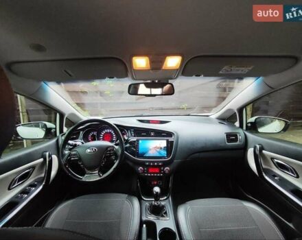 Белый Киа Сид, объемом двигателя 1.58 л и пробегом 149 тыс. км за 11900 $, фото 9 на Automoto.ua