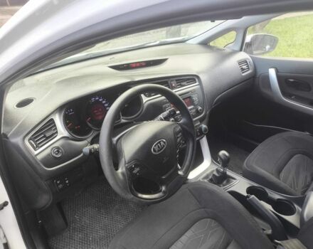 Белый Киа Сид, объемом двигателя 1.6 л и пробегом 215 тыс. км за 9700 $, фото 6 на Automoto.ua