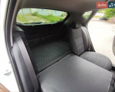 Белый Киа Сид, объемом двигателя 1.58 л и пробегом 149 тыс. км за 11900 $, фото 22 на Automoto.ua