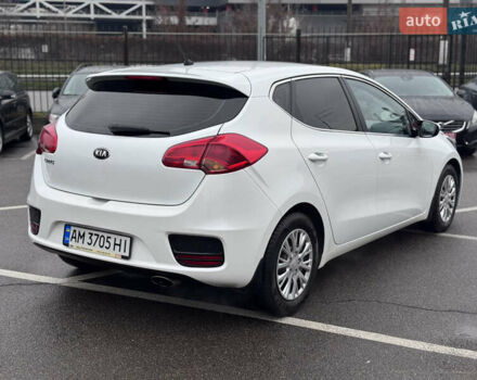 Білий Кіа Сід, об'ємом двигуна 1.59 л та пробігом 147 тис. км за 13300 $, фото 6 на Automoto.ua