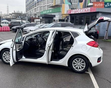 Білий Кіа Сід, об'ємом двигуна 1.59 л та пробігом 147 тис. км за 13300 $, фото 16 на Automoto.ua