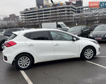 Білий Кіа Сід, об'ємом двигуна 1.59 л та пробігом 147 тис. км за 13300 $, фото 7 на Automoto.ua