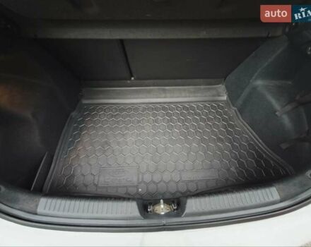 Белый Киа Сид, объемом двигателя 1.58 л и пробегом 149 тыс. км за 11900 $, фото 19 на Automoto.ua