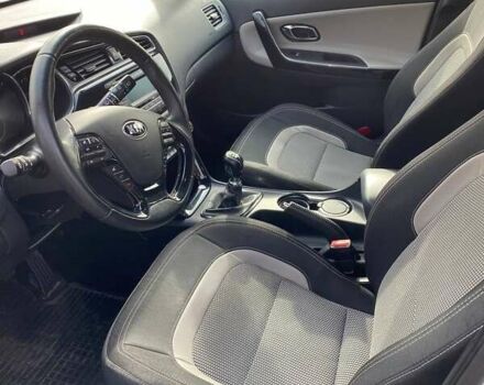 Білий Кіа Сід, об'ємом двигуна 1.59 л та пробігом 57 тис. км за 13800 $, фото 6 на Automoto.ua