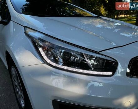 Білий Кіа Сід, об'ємом двигуна 1.6 л та пробігом 101 тис. км за 13640 $, фото 3 на Automoto.ua