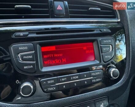 Білий Кіа Сід, об'ємом двигуна 1.6 л та пробігом 101 тис. км за 13640 $, фото 16 на Automoto.ua