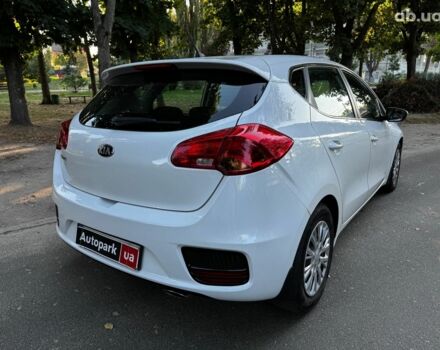 Білий Кіа Сід, об'ємом двигуна 1.6 л та пробігом 101 тис. км за 13640 $, фото 6 на Automoto.ua