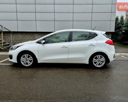 Білий Кіа Сід, об'ємом двигуна 1.6 л та пробігом 100 тис. км за 13999 $, фото 5 на Automoto.ua