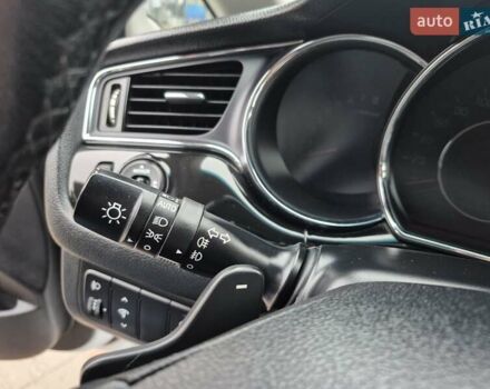 Білий Кіа Сід, об'ємом двигуна 1.6 л та пробігом 100 тис. км за 13999 $, фото 36 на Automoto.ua