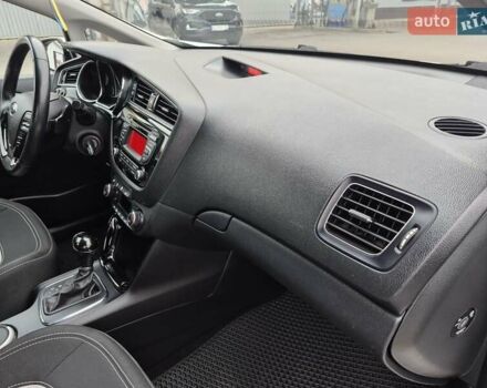 Белый Киа Сид, объемом двигателя 1.6 л и пробегом 100 тыс. км за 14450 $, фото 59 на Automoto.ua