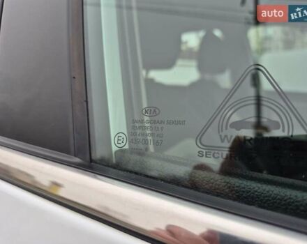 Белый Киа Сид, объемом двигателя 1.6 л и пробегом 100 тыс. км за 14450 $, фото 36 на Automoto.ua