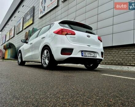 Білий Кіа Сід, об'ємом двигуна 1.6 л та пробігом 100 тис. км за 13999 $, фото 3 на Automoto.ua