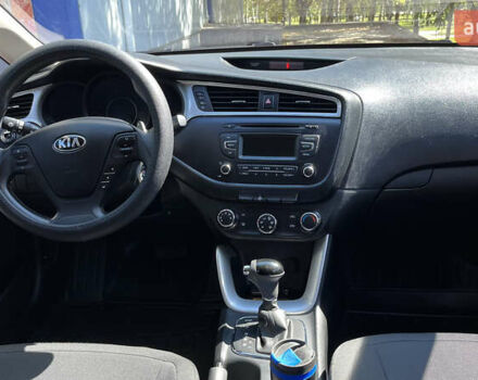 Кіа Сід 2018 у Запоріжжя на Automoto.ua Білий Кіа Сід, об'ємом двигуна 1.59 л та пробігом 56 тис. км за 15000 $, фото 12 на Automoto.ua